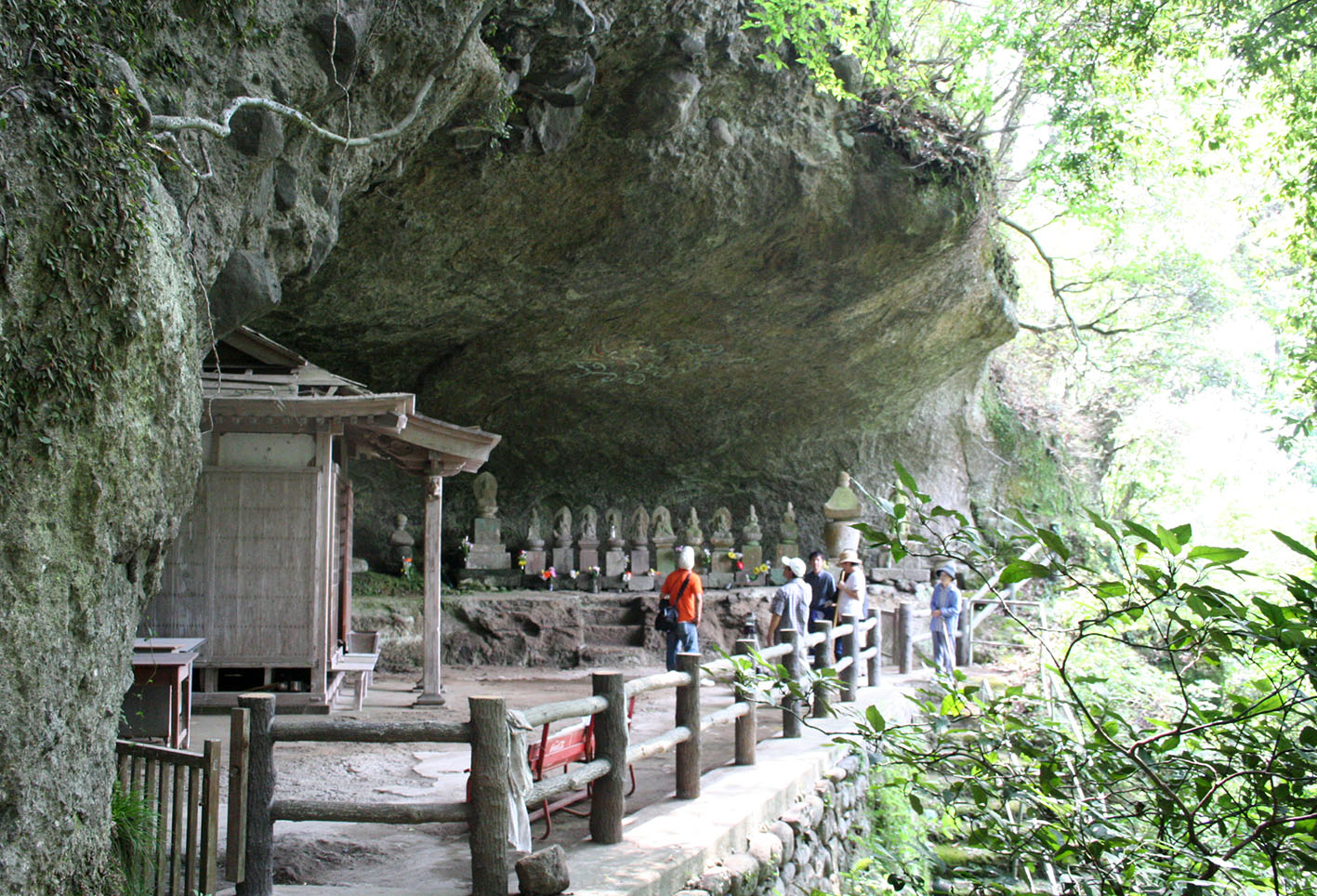 岩洞窟